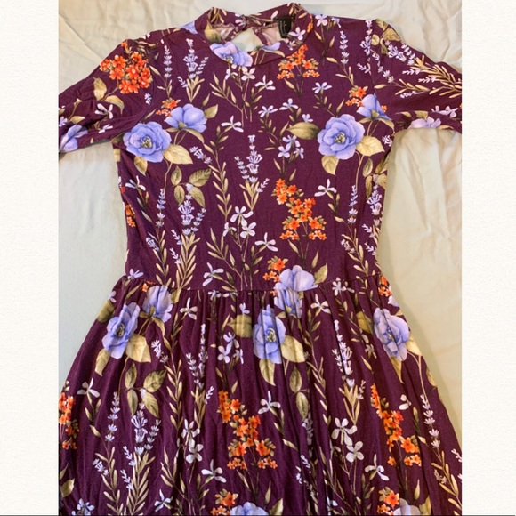 Forever 21 floral dress - Picture 2 of 3